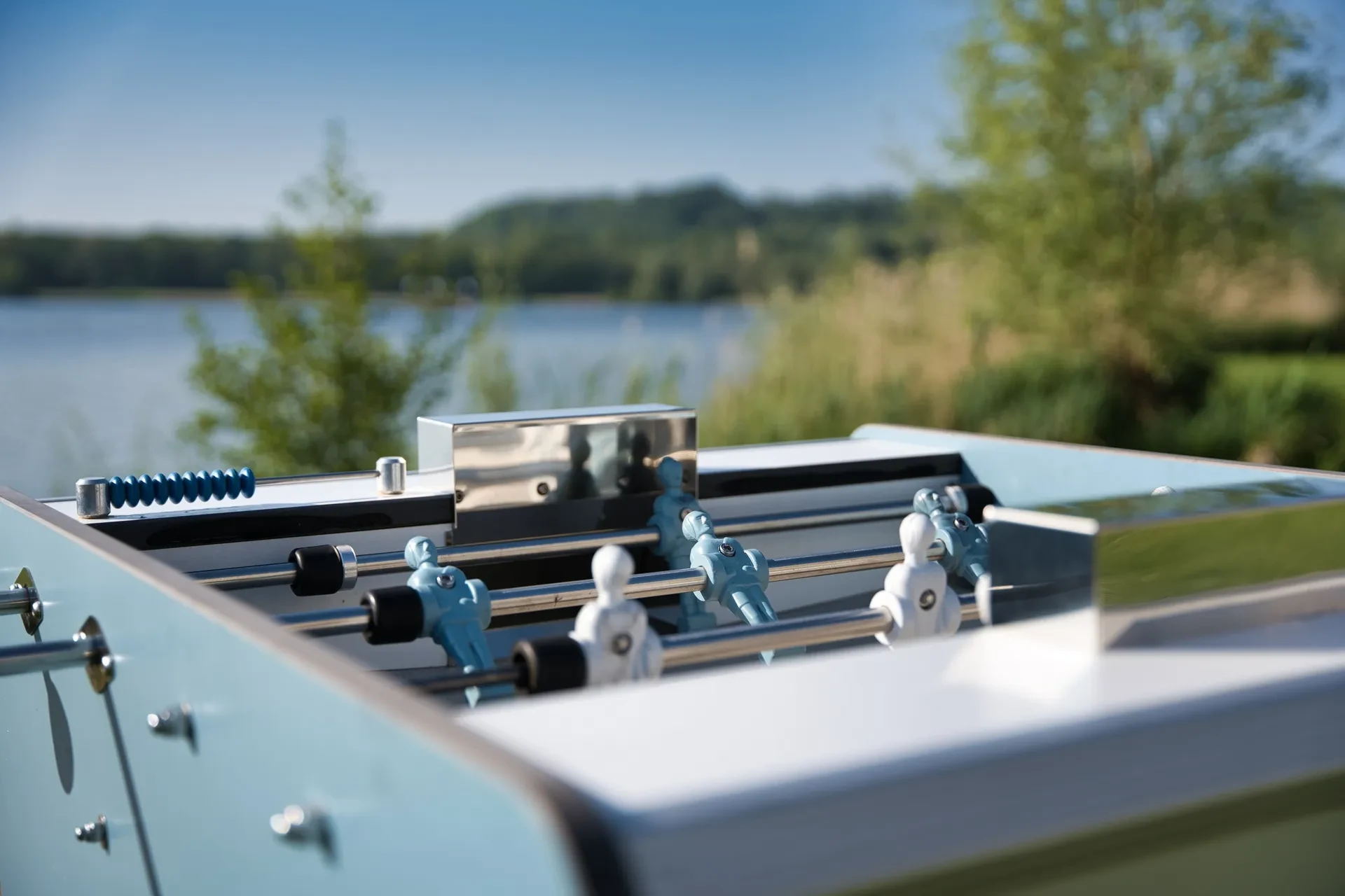 Baby-foot en extérieur bord de lac